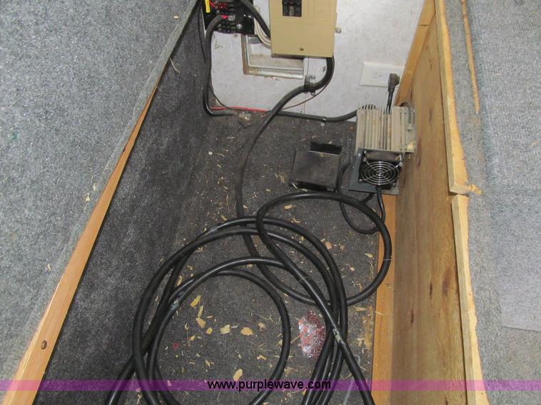 image for item L5526 1999 Sooner livestock trailer