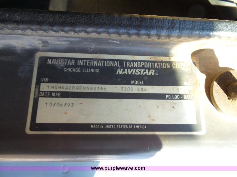 image for item L5749 1994 International 8300 semi truck