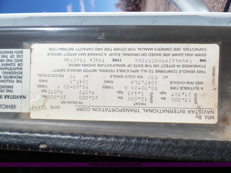 image for item L5749 1994 International 8300 semi truck