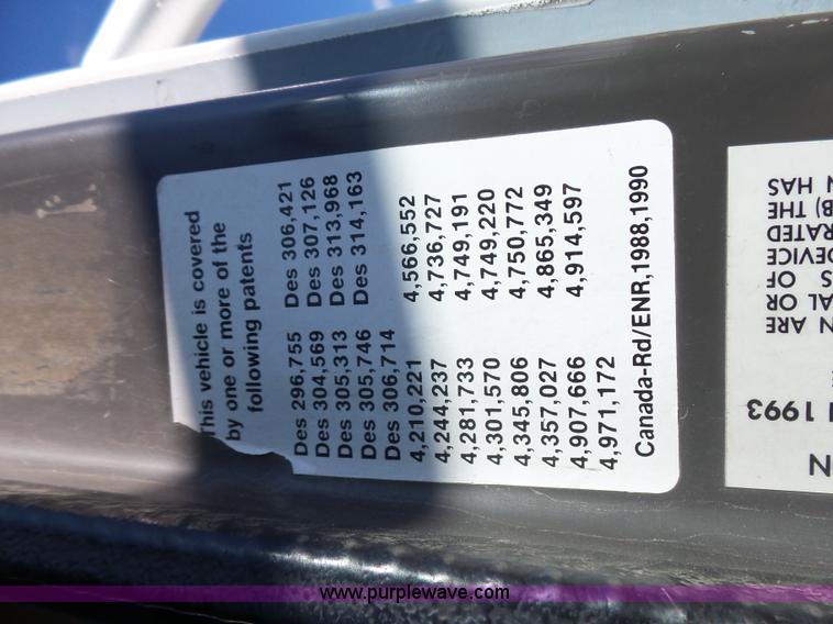 image for item L5749 1994 International 8300 semi truck