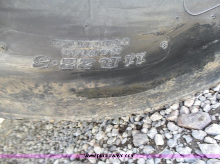 image for item L5749 1994 International 8300 semi truck