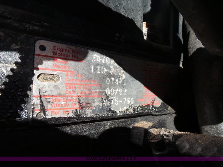 image for item L5749 1994 International 8300 semi truck