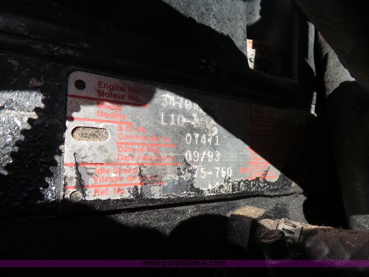 image for item L5749 1994 International 8300 semi truck