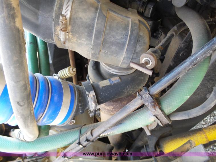 image for item L5749 1994 International 8300 semi truck