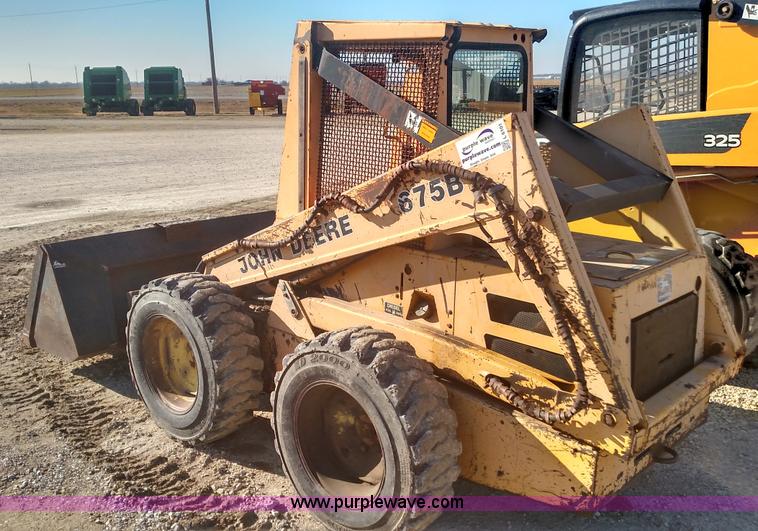 image for item L6101 1988 John Deere 675B skid steer