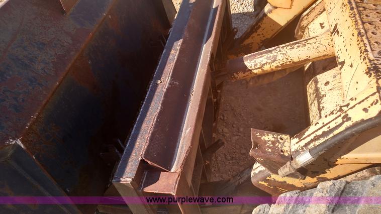 image for item L6101 1988 John Deere 675B skid steer