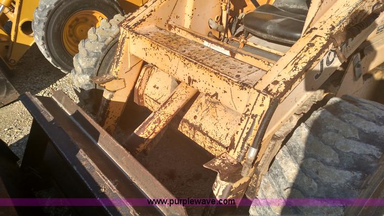 image for item L6101 1988 John Deere 675B skid steer