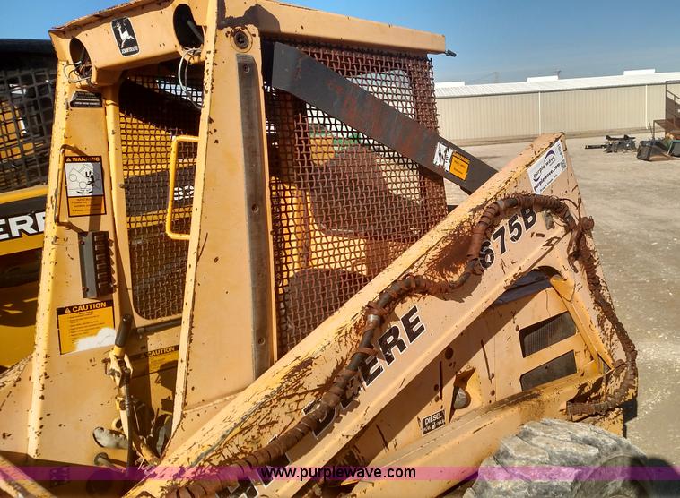 image for item L6101 1988 John Deere 675B skid steer