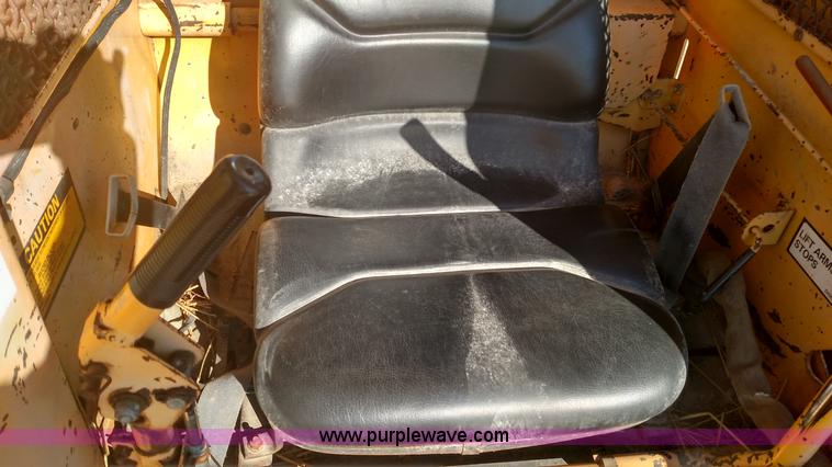 image for item L6101 1988 John Deere 675B skid steer