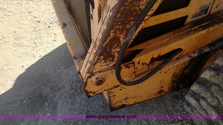 image for item L6101 1988 John Deere 675B skid steer