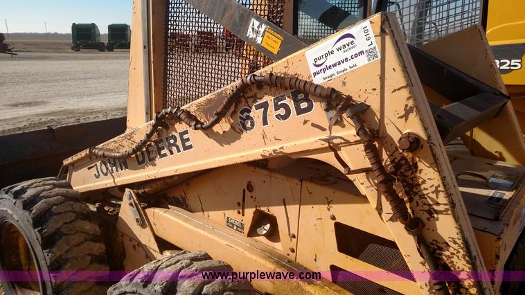 image for item L6101 1988 John Deere 675B skid steer