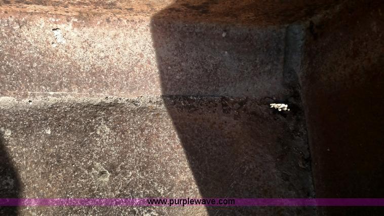 image for item L6101 1988 John Deere 675B skid steer