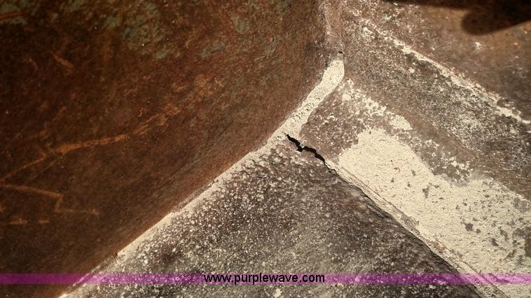 image for item L6101 1988 John Deere 675B skid steer