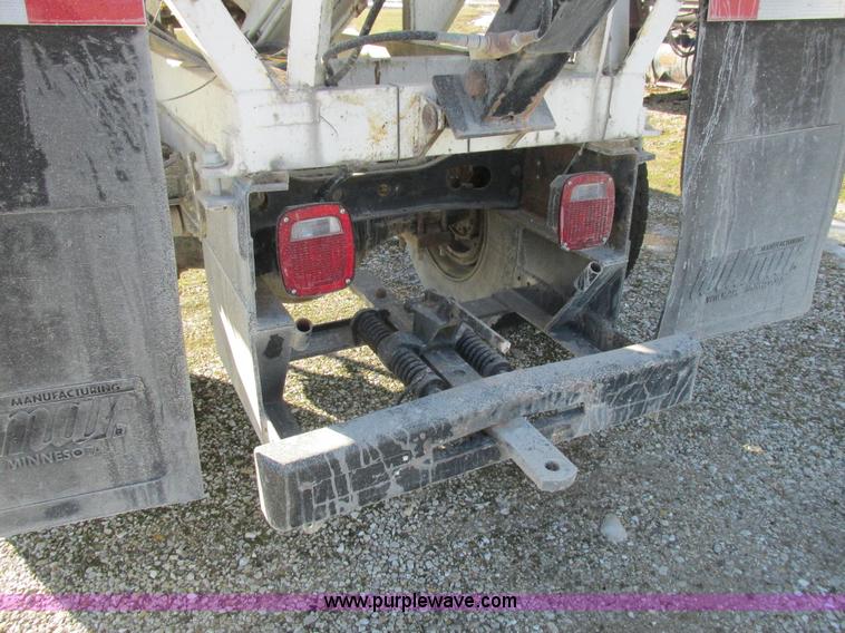 image for item L7008 1989 International 1955 fertilizer tender truck