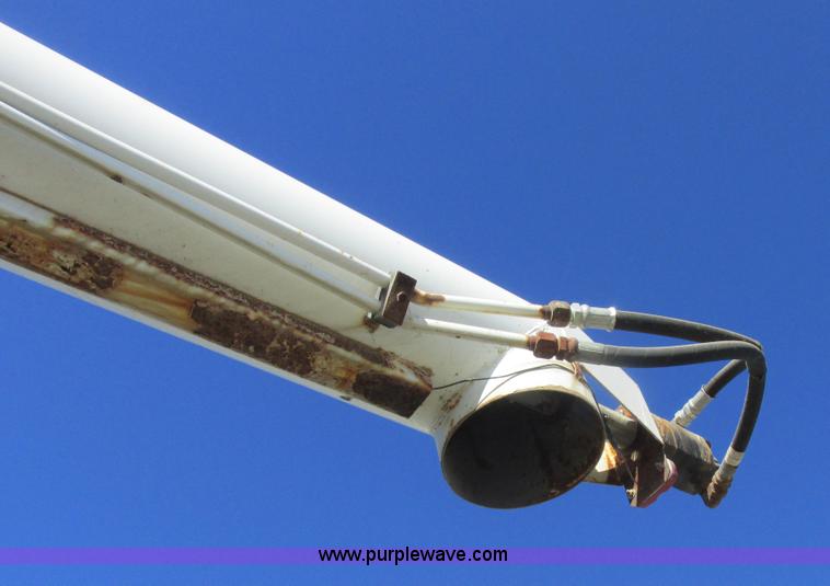 image for item L7008 1989 International 1955 fertilizer tender truck