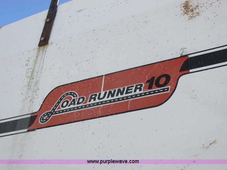 image for item L7008 1989 International 1955 fertilizer tender truck