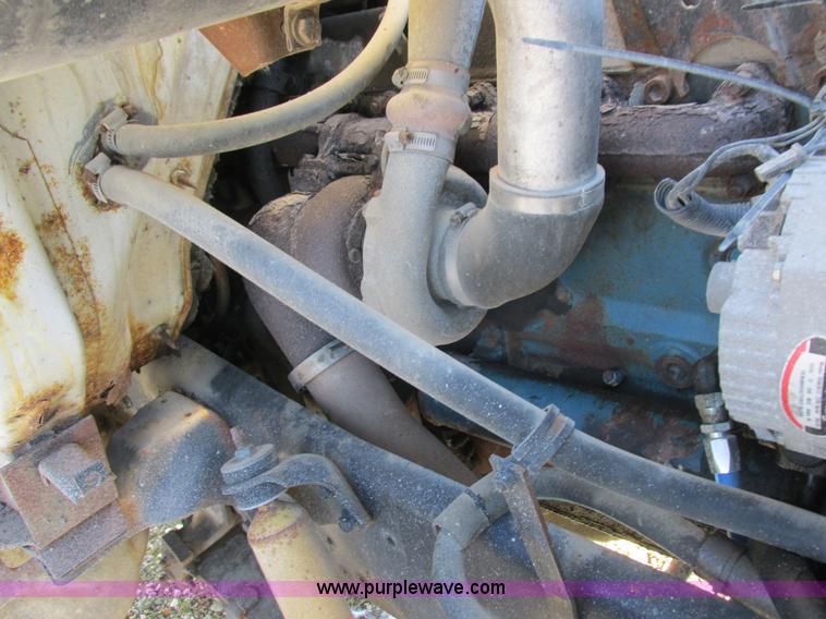 image for item L7008 1989 International 1955 fertilizer tender truck