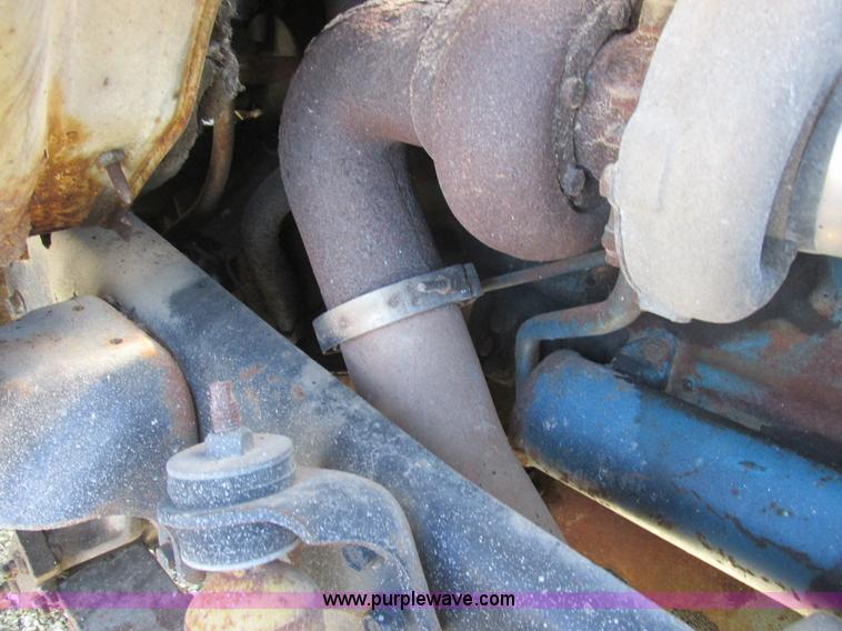 image for item L7008 1989 International 1955 fertilizer tender truck