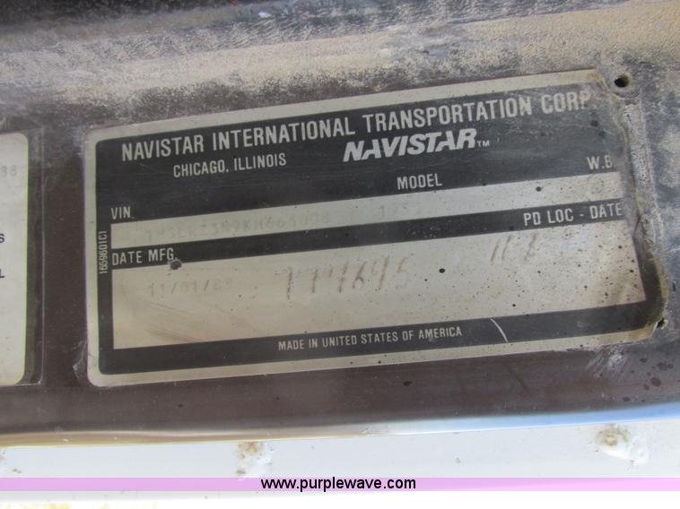 image for item L7008 1989 International 1955 fertilizer tender truck