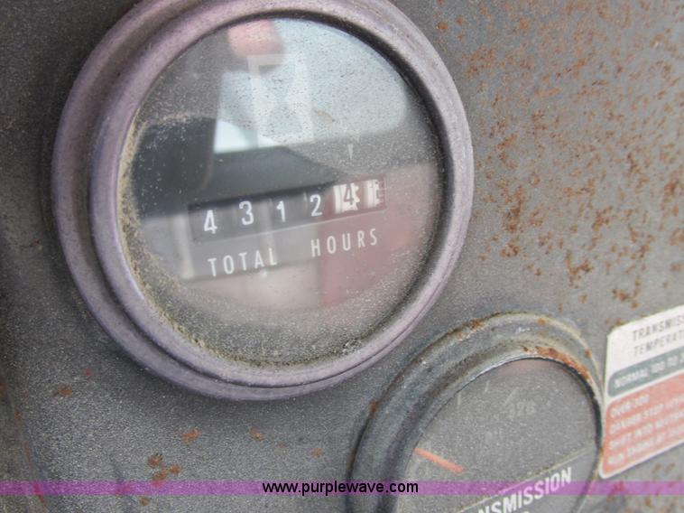 image for item L7008 1989 International 1955 fertilizer tender truck