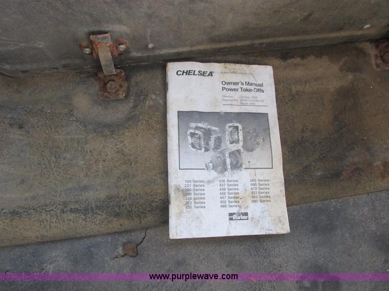 image for item L7008 1989 International 1955 fertilizer tender truck