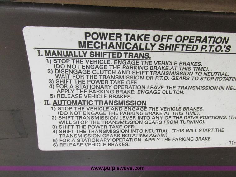 image for item L7008 1989 International 1955 fertilizer tender truck