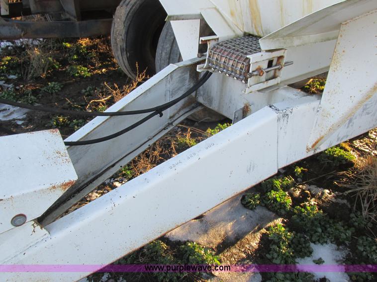 image for item L7015 Fertilizer spreader cart