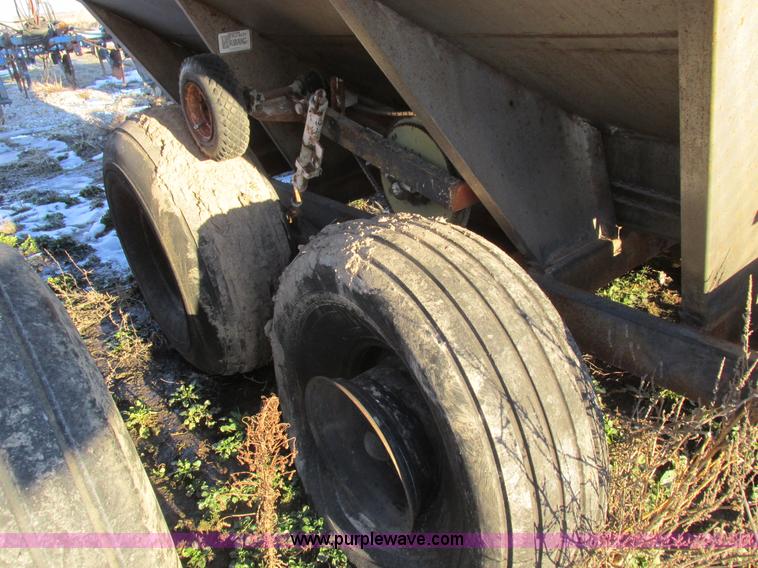 image for item L7016 Fertilizer spreader cart