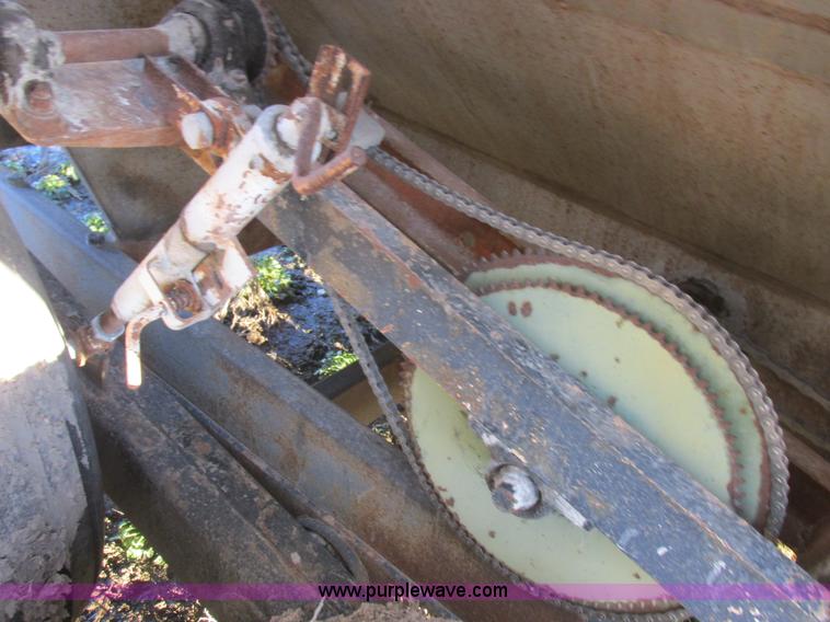 image for item L7016 Fertilizer spreader cart