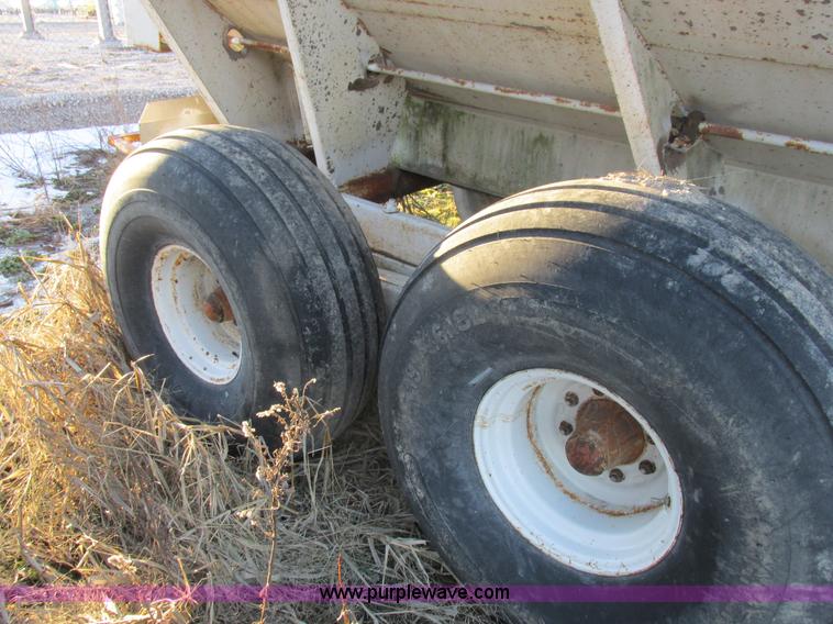 image for item L7017 Fertilizer spreader cart