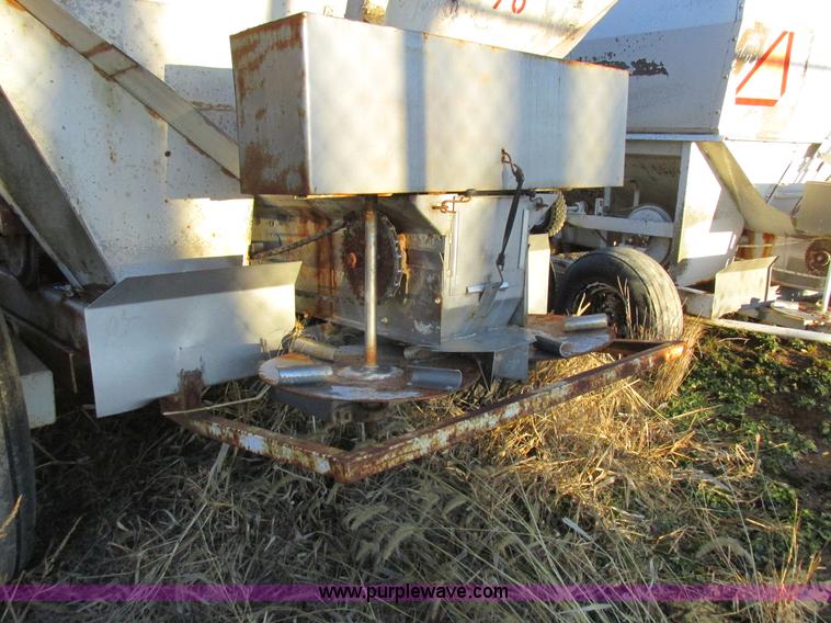 image for item L7017 Fertilizer spreader cart