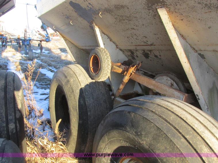 image for item L7017 Fertilizer spreader cart