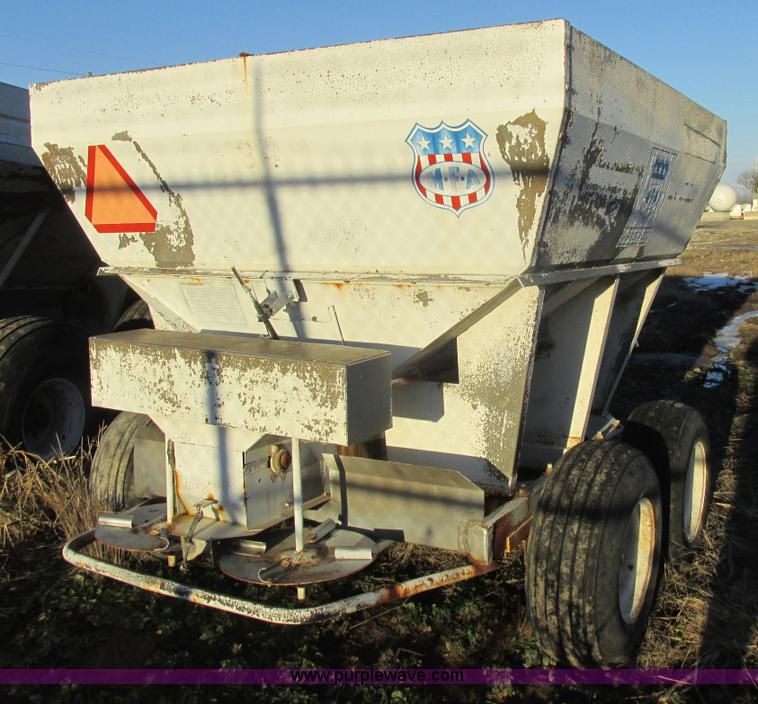image for item L7018 Fertilizer spreader cart