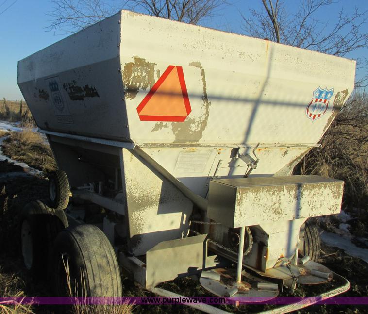image for item L7018 Fertilizer spreader cart