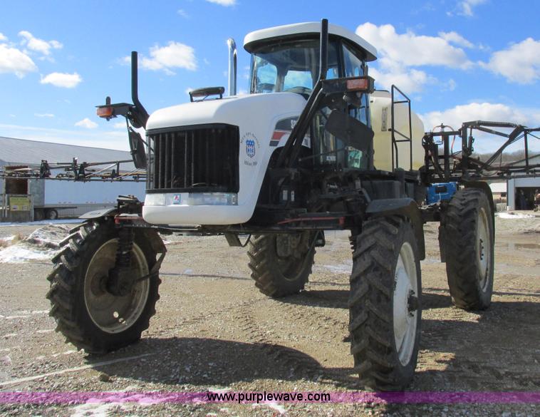 image for item L7043 2005 SpraCoupe 7650 self-propelled sprayer