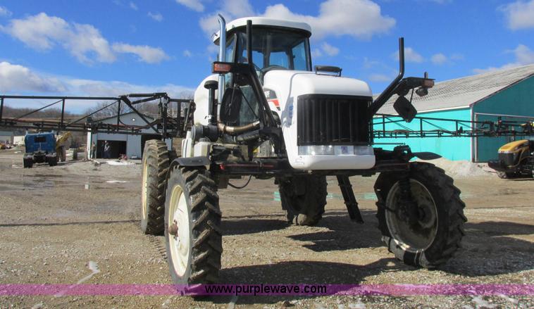 image for item L7043 2005 SpraCoupe 7650 self-propelled sprayer