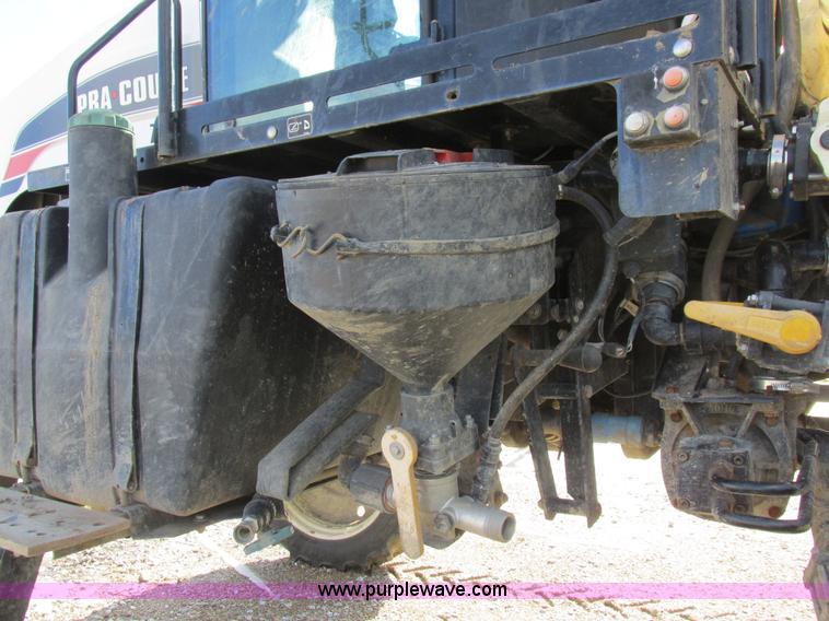 image for item L7043 2005 SpraCoupe 7650 self-propelled sprayer