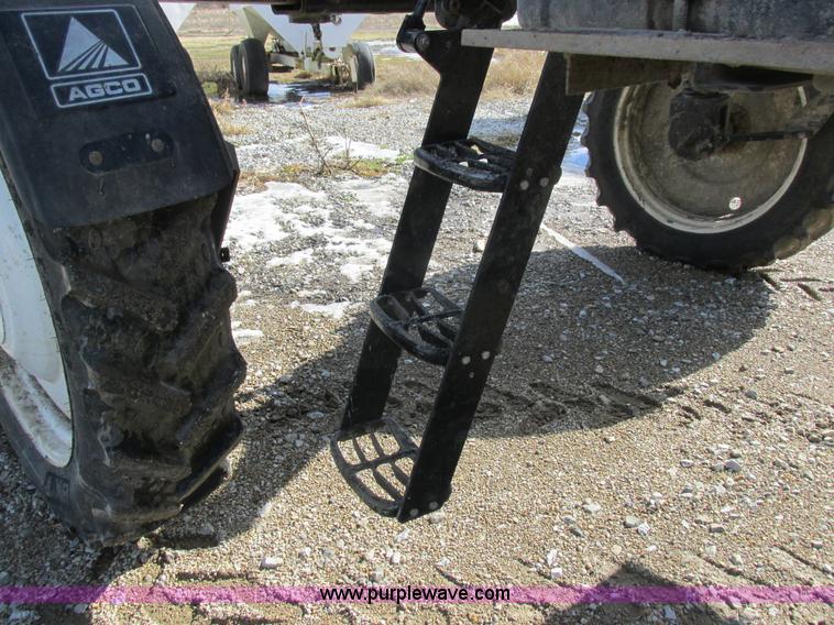 image for item L7043 2005 SpraCoupe 7650 self-propelled sprayer