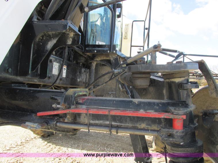 image for item L7043 2005 SpraCoupe 7650 self-propelled sprayer