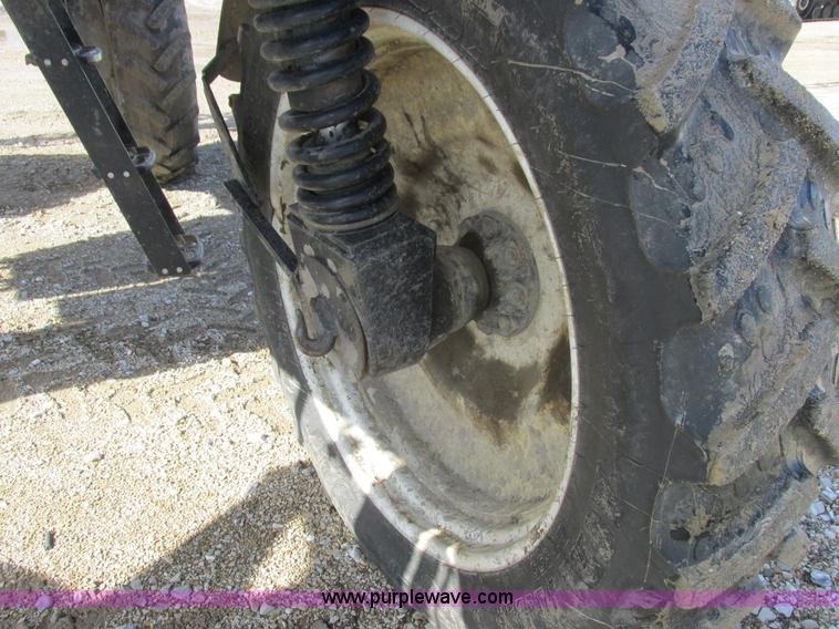 image for item L7043 2005 SpraCoupe 7650 self-propelled sprayer