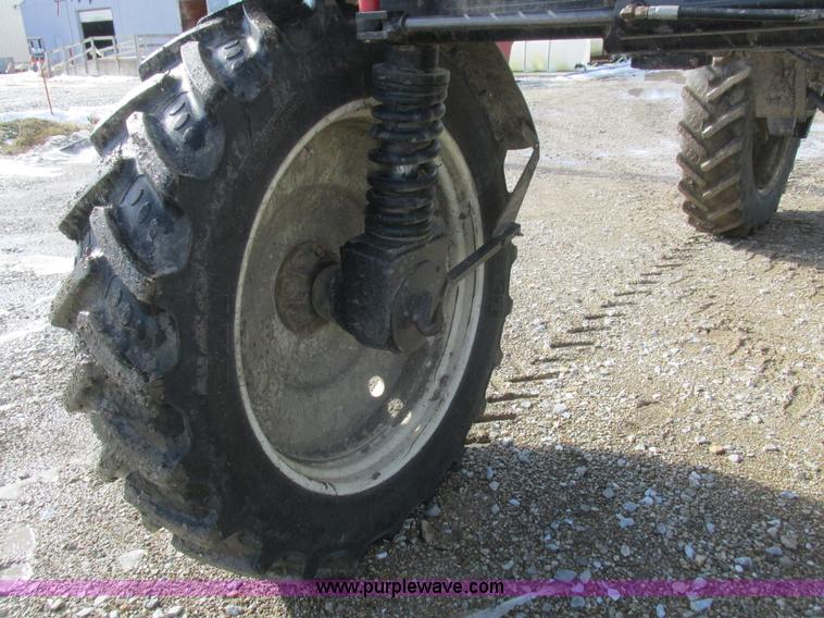 image for item L7043 2005 SpraCoupe 7650 self-propelled sprayer