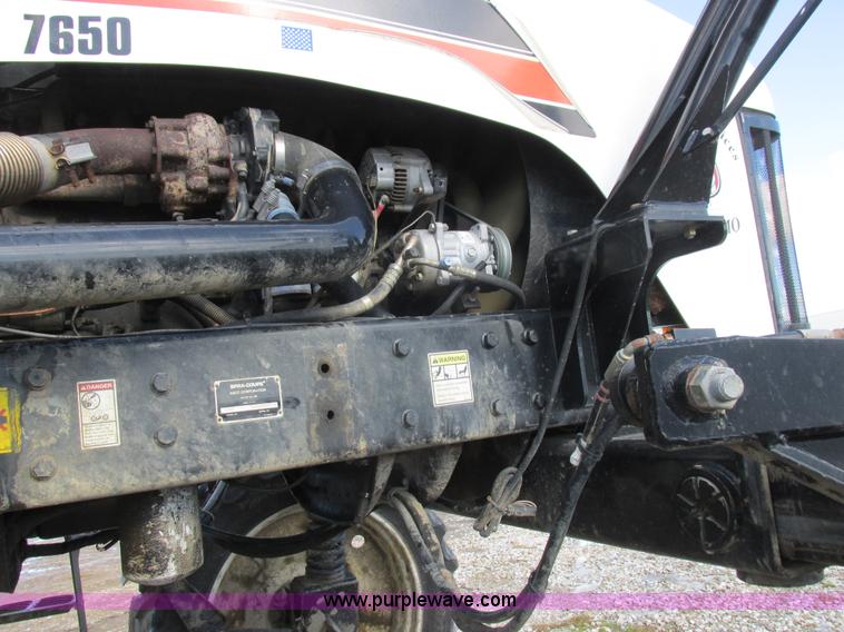 image for item L7043 2005 SpraCoupe 7650 self-propelled sprayer