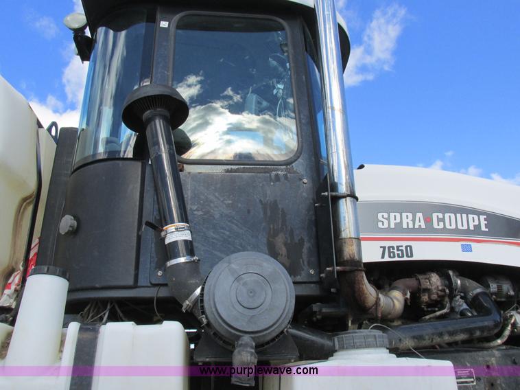 image for item L7043 2005 SpraCoupe 7650 self-propelled sprayer