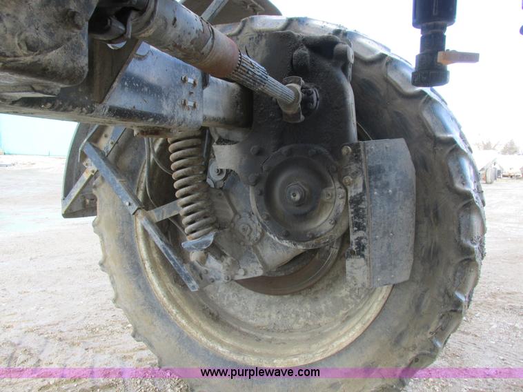 image for item L7043 2005 SpraCoupe 7650 self-propelled sprayer