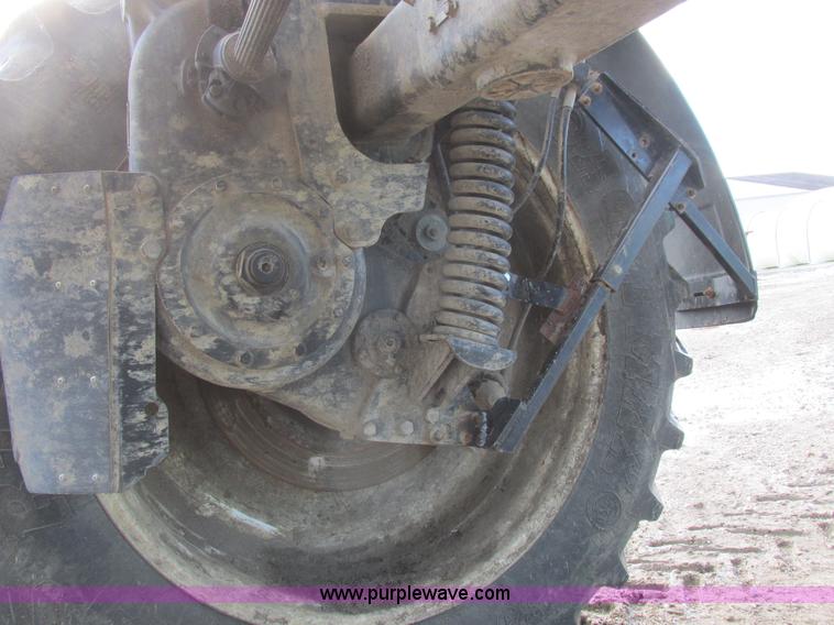 image for item L7043 2005 SpraCoupe 7650 self-propelled sprayer