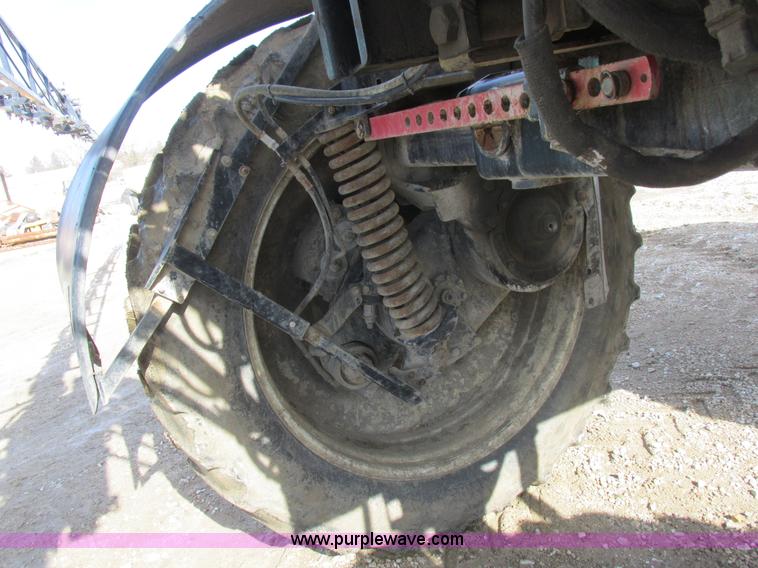 image for item L7043 2005 SpraCoupe 7650 self-propelled sprayer