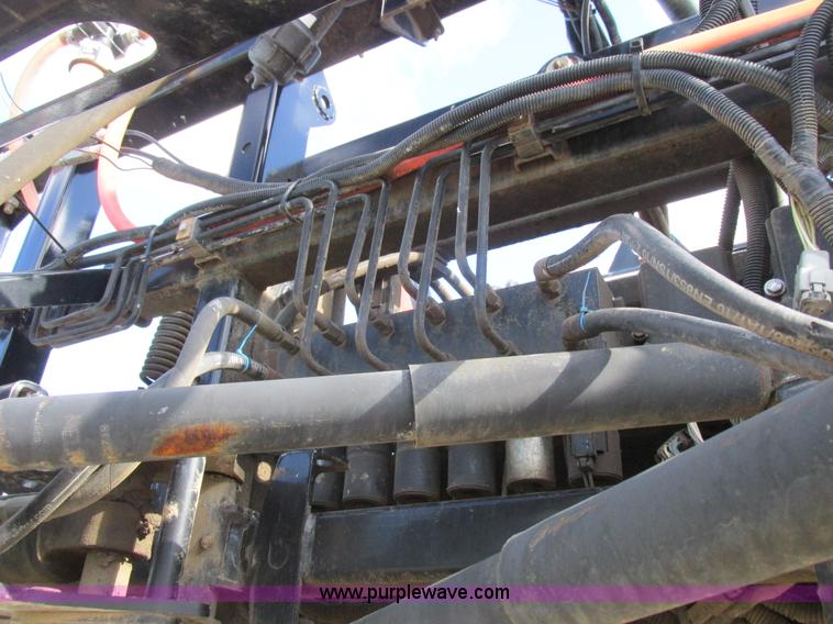 image for item L7043 2005 SpraCoupe 7650 self-propelled sprayer