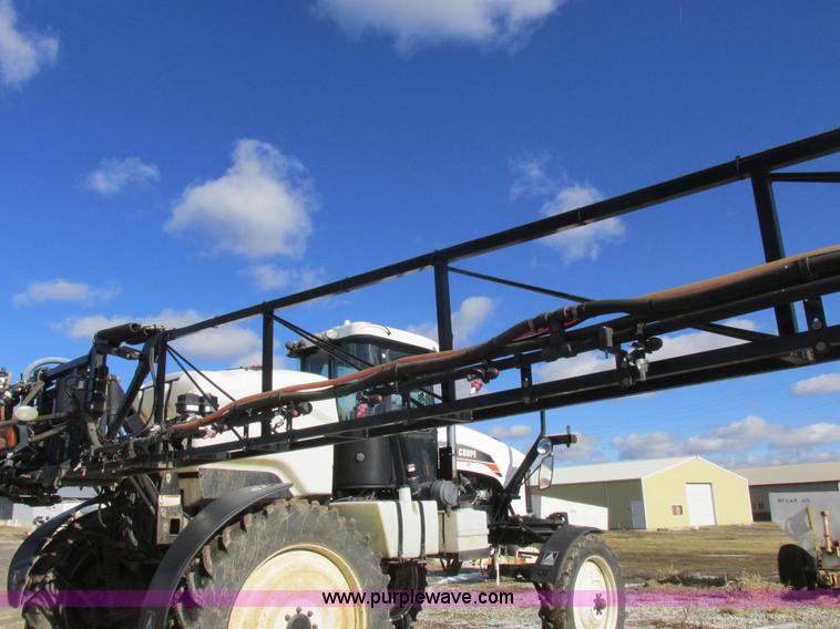 image for item L7043 2005 SpraCoupe 7650 self-propelled sprayer