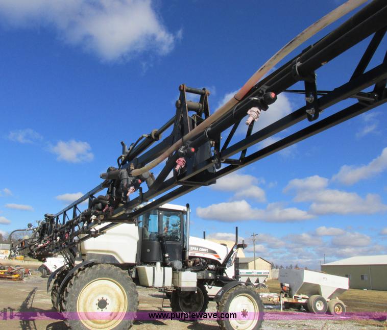 image for item L7043 2005 SpraCoupe 7650 self-propelled sprayer