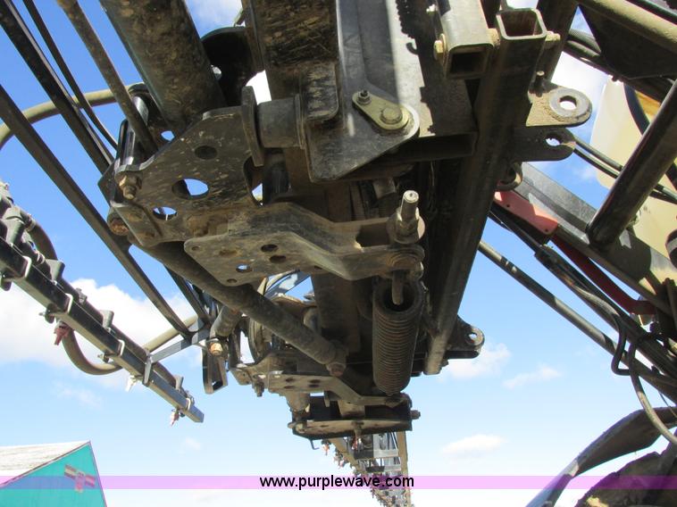 image for item L7043 2005 SpraCoupe 7650 self-propelled sprayer